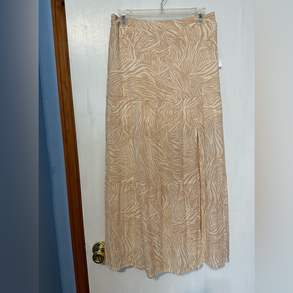 Women’s Nine West Ruffled Skirt, Size Small, NWT